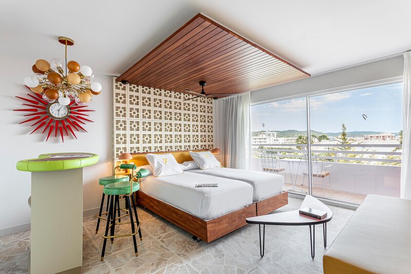 Los Felices Ibiza 69