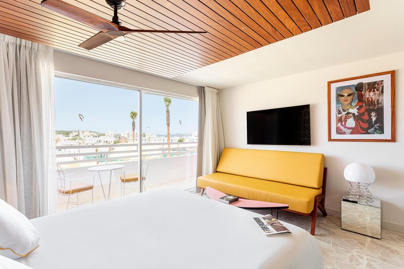 Los Felices Ibiza 75