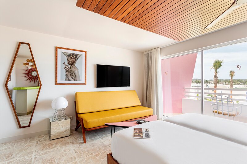 Los Felices Ibiza 86