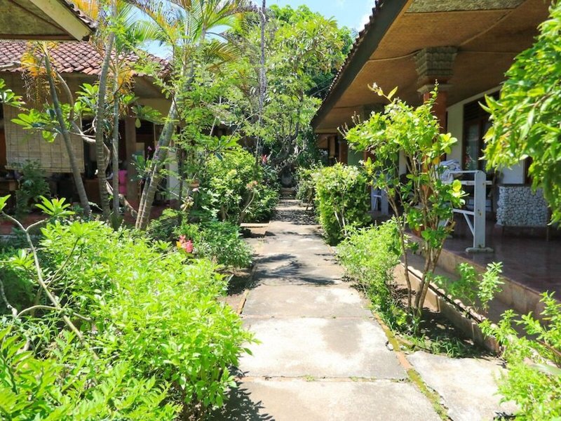Mertha Jati Hotel & Bungalow By Zuzu 2