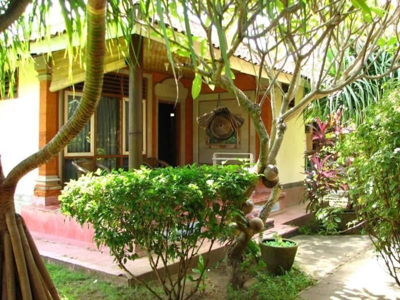 Mertha Jati Hotel & Bungalow By Zuzu 4