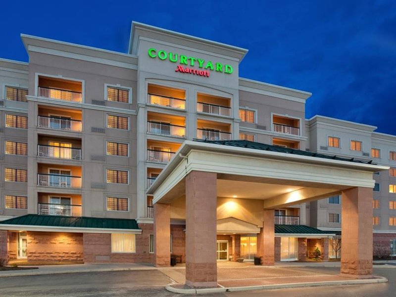 Courtyard Toronto Markham 1