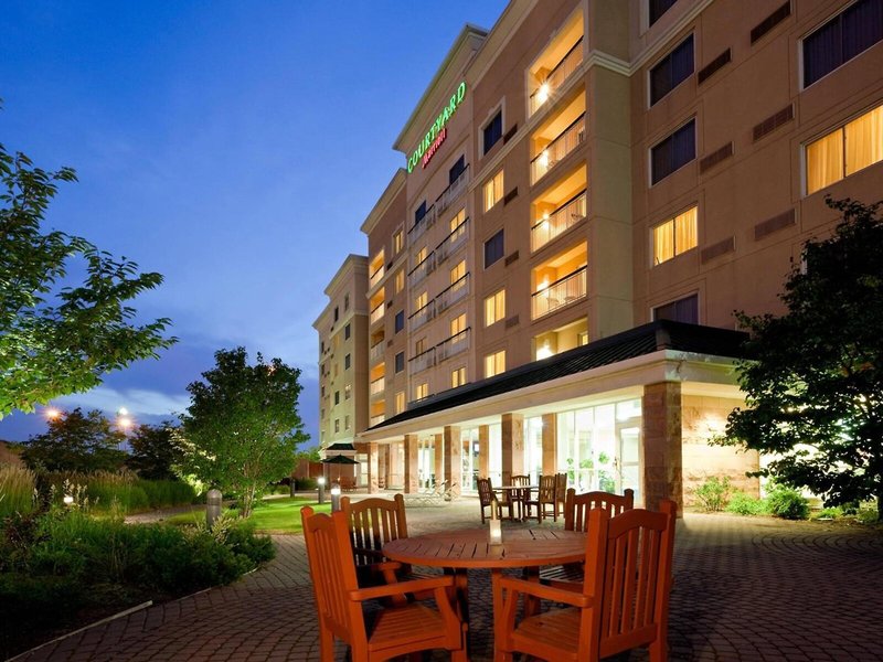 Courtyard Toronto Markham 3