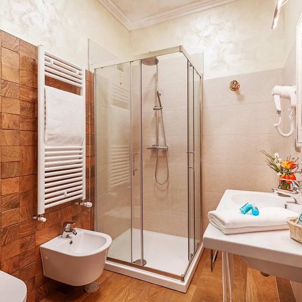 Relais Empire 3 - Bathroom Example