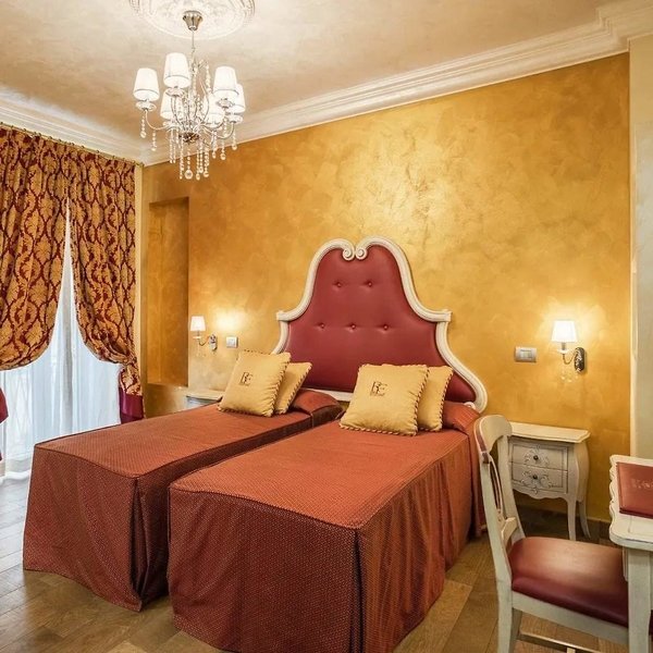 Relais Empire 5 - Room Example