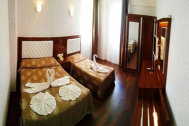 Club Bayar Beach Hotel 8