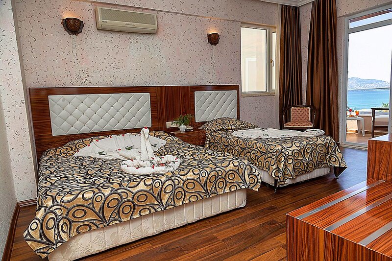 Club Bayar Beach Hotel 8