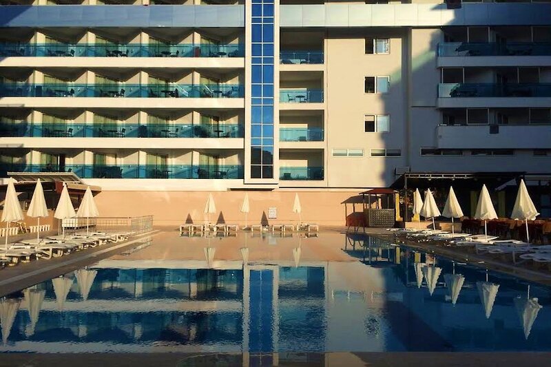 Club Bayar Beach Hotel 8