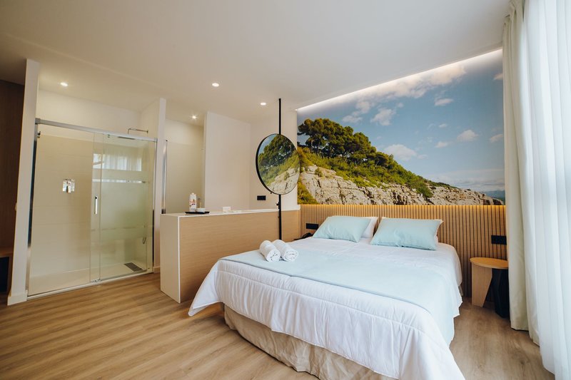Alannia Salou 12 - Room Example