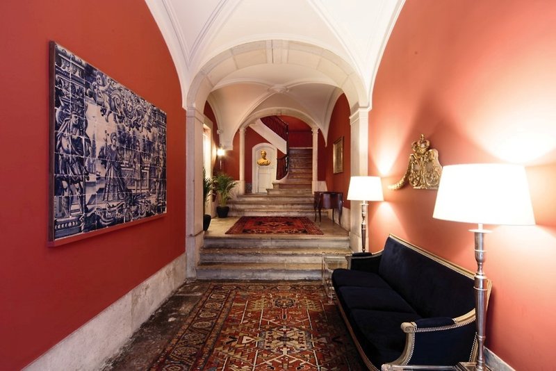 Dear Lisbon Palace