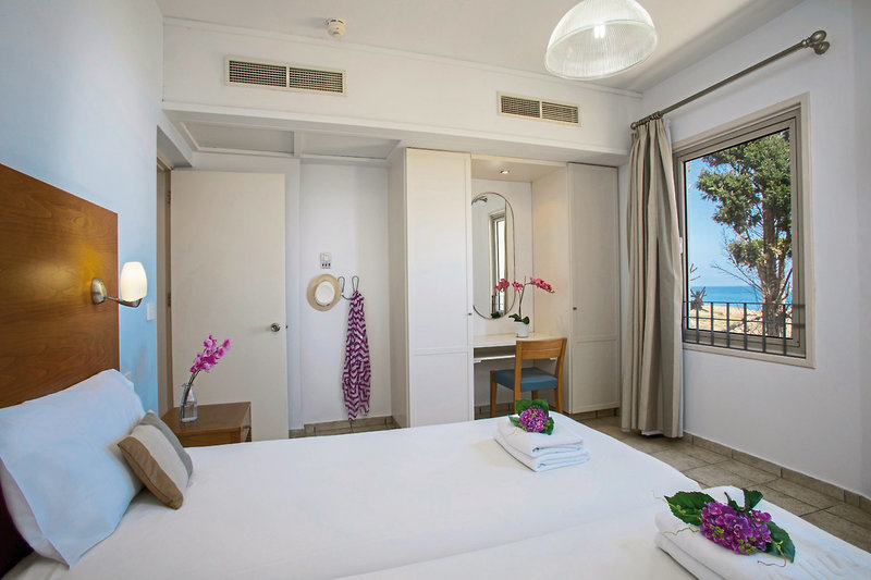 Louis Althea Beach 8