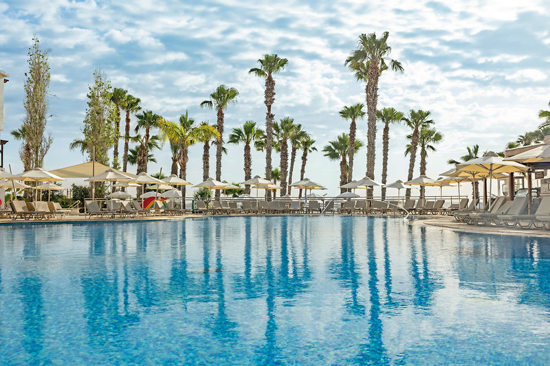 Louis Althea Beach 16