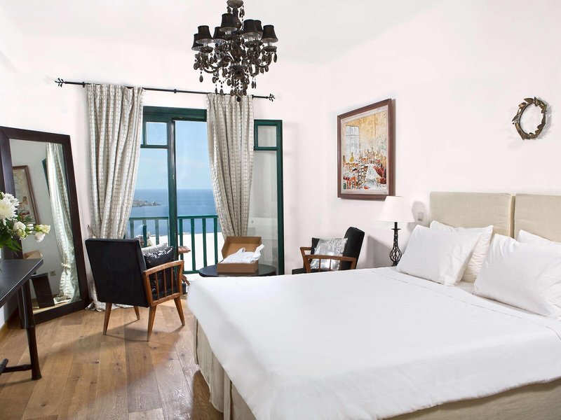 Tharroe of Mykonos 2