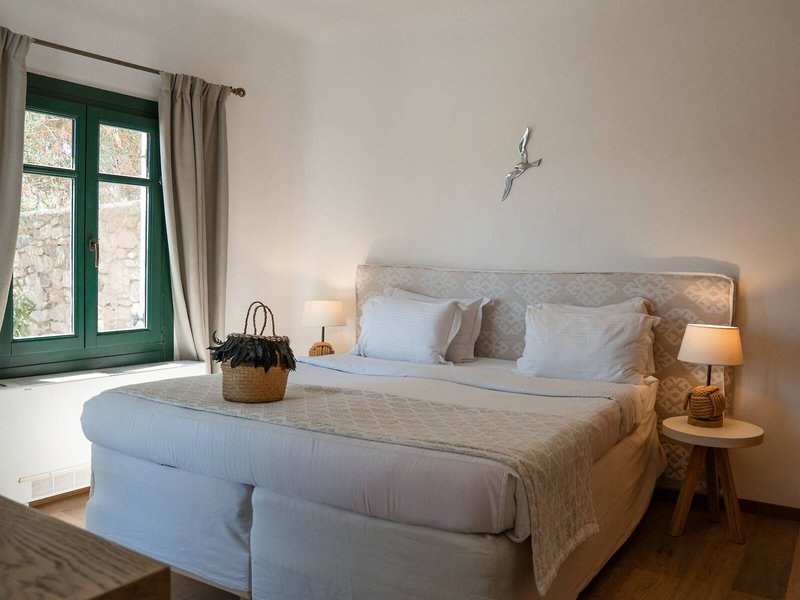 Tharroe of Mykonos 33