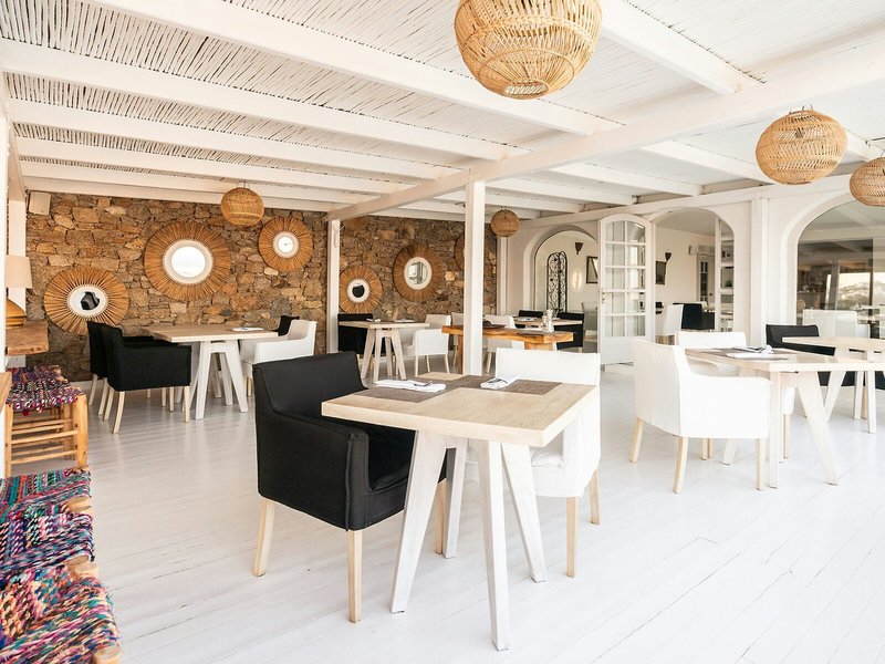 Tharroe of Mykonos 18