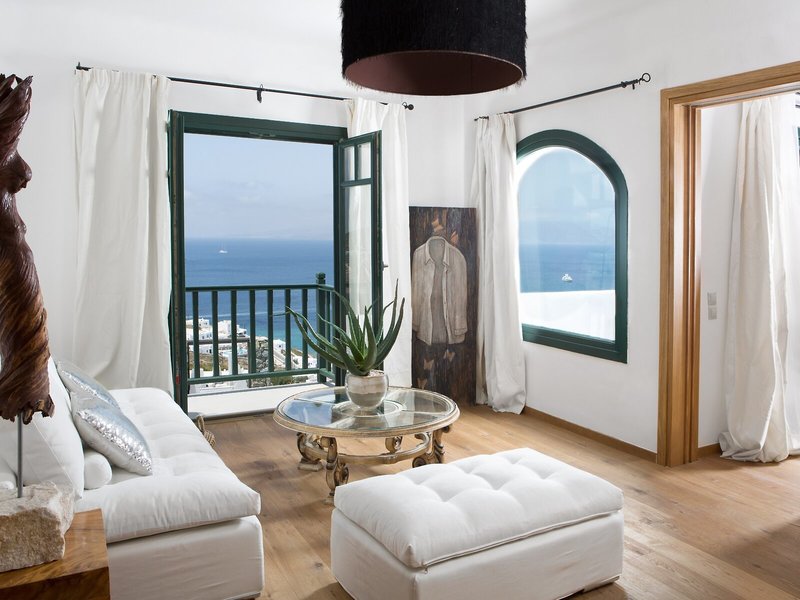 Tharroe of Mykonos 24