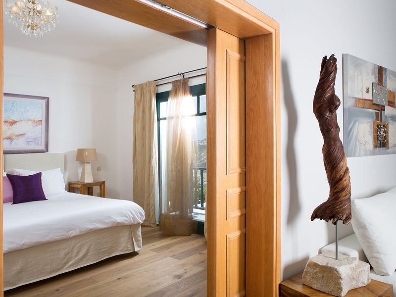 Tharroe of Mykonos 27