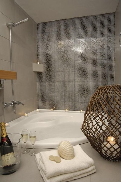 Tharroe of Mykonos 39