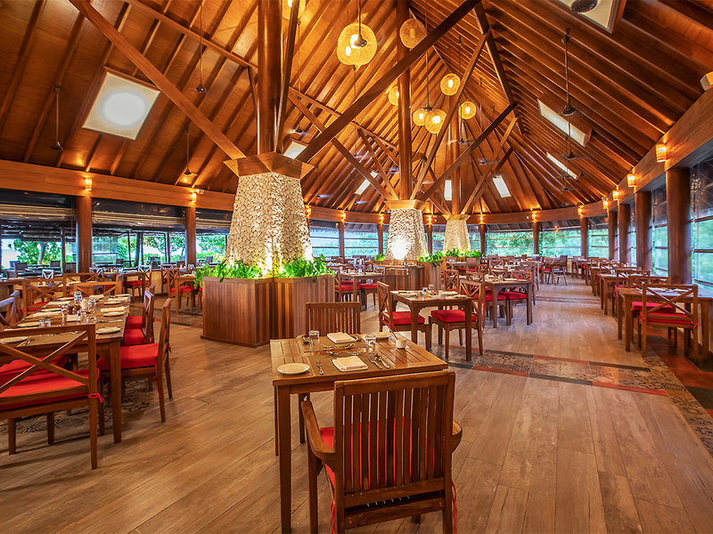 Reethi Faru Resort 10