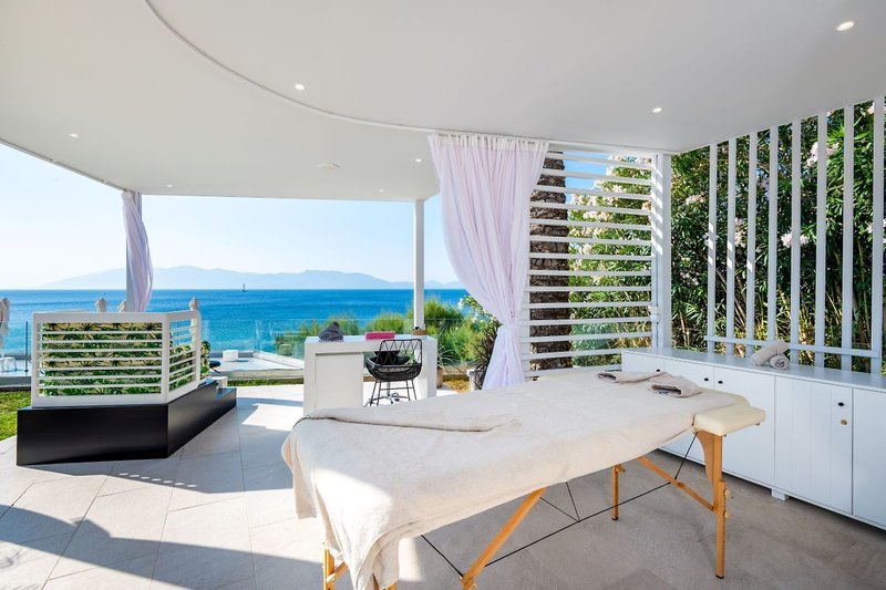 Dimitra Beach Hotel & Suites 23