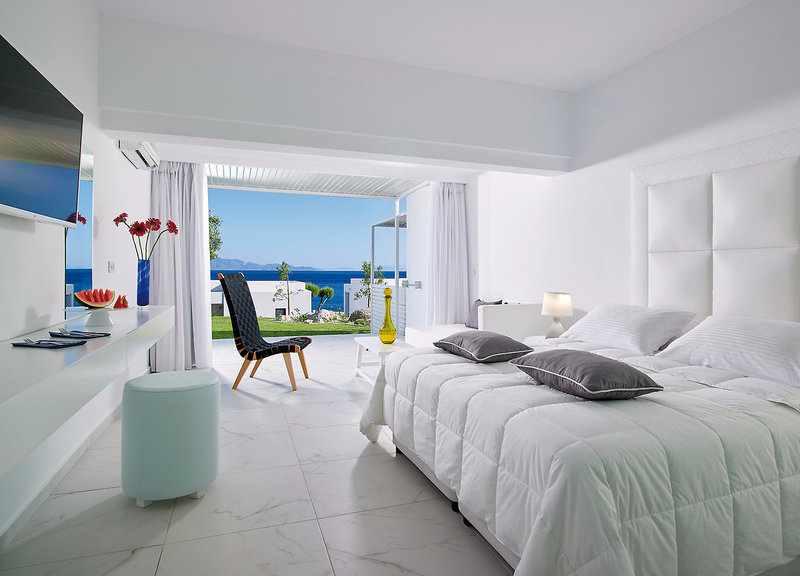 Dimitra Beach Hotel & Suites 12