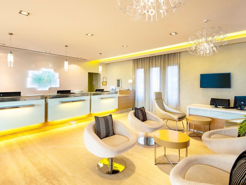 Holiday Inn Muscat Al Seeb 12