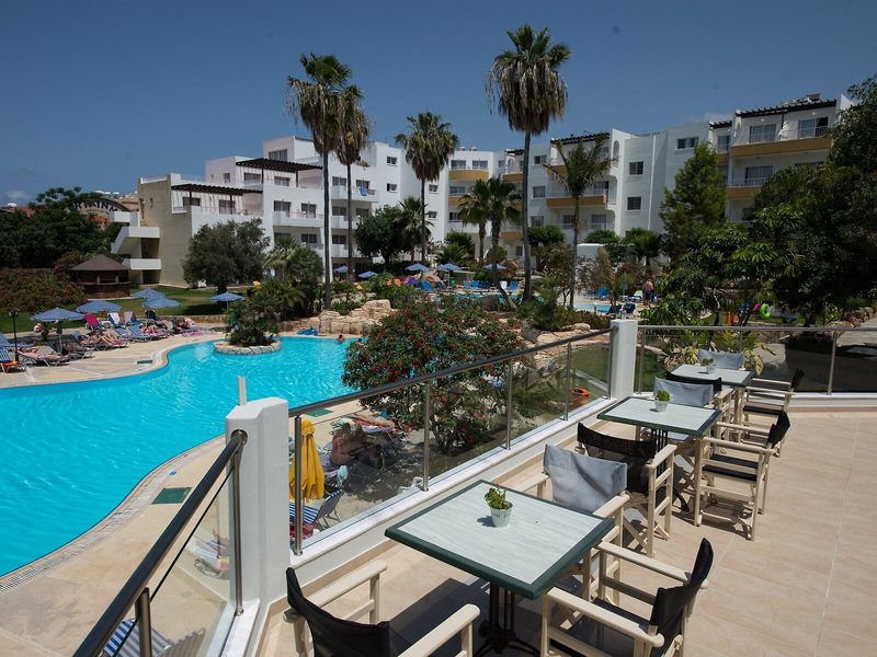 Mayfair Gardens Apartments 4