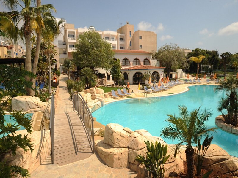Mayfair Gardens Apartments 5