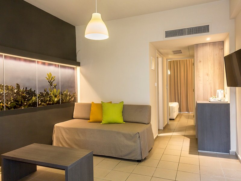 Mayfair Gardens Apartments 45