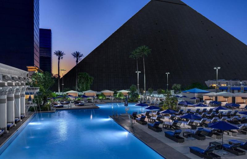 Luxor Hotel & Casino 11