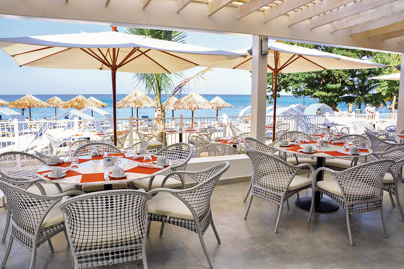 Grand Decameron Cornwall Beach, A Trademark All Inclusive 8