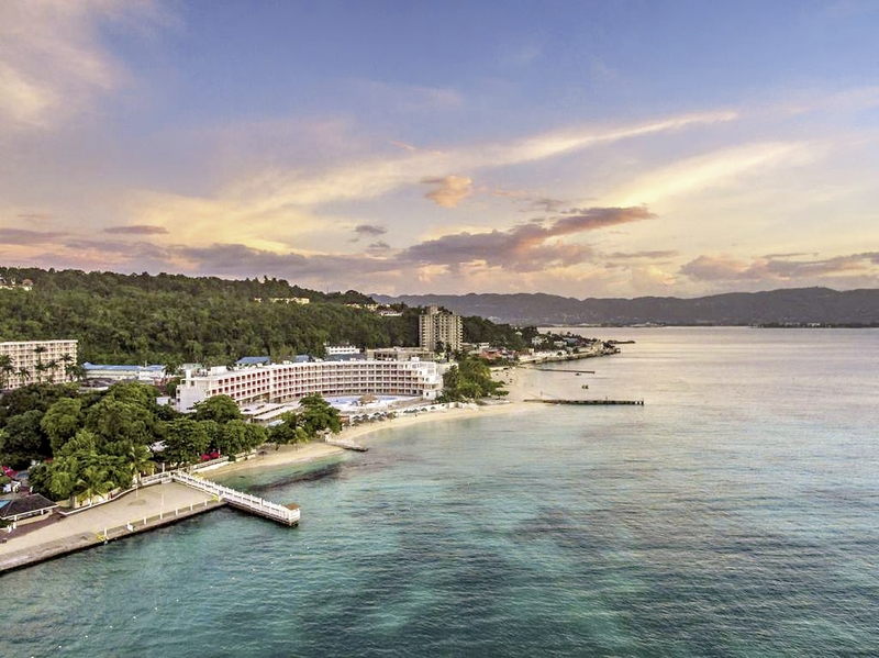 Grand Decameron Cornwall Beach, A Trademark All Inclusive 13