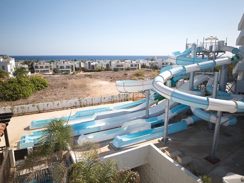 Maris Grand Waterpark Resort 3