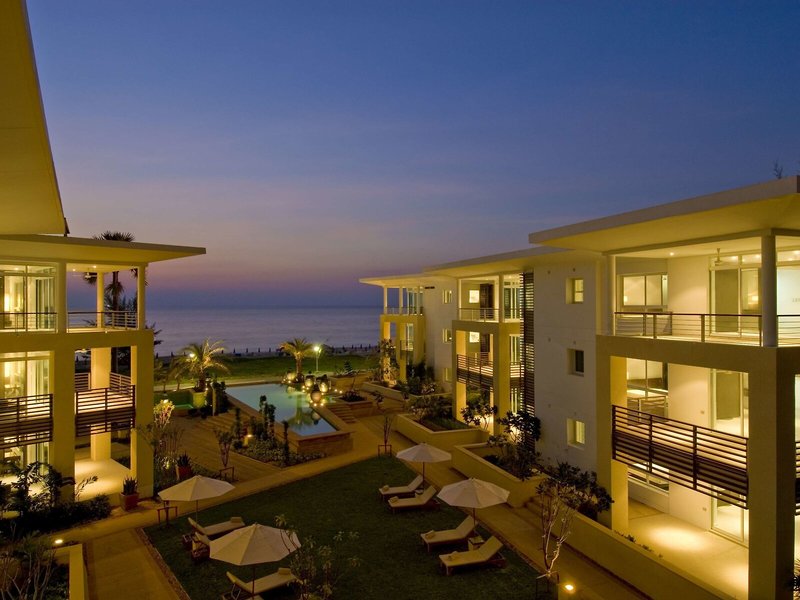 Mövenpick Resort & Spa Karon Beach