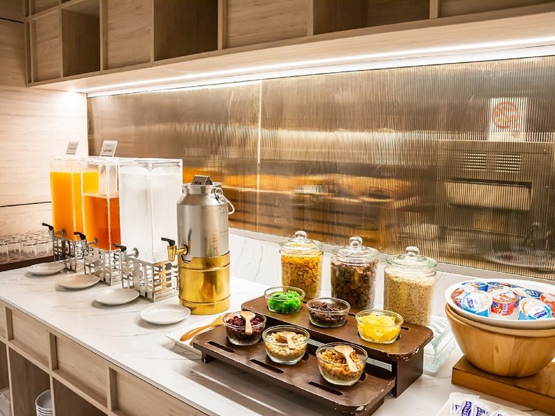 Centre Point Sukhumvit 10 11
