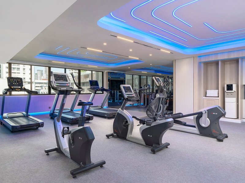 Centre Point Sukhumvit 10 20