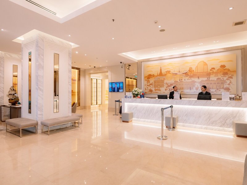 Centre Point Silom 8
