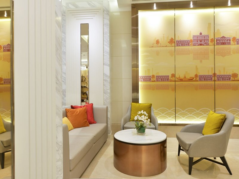 Centre Point Silom 32