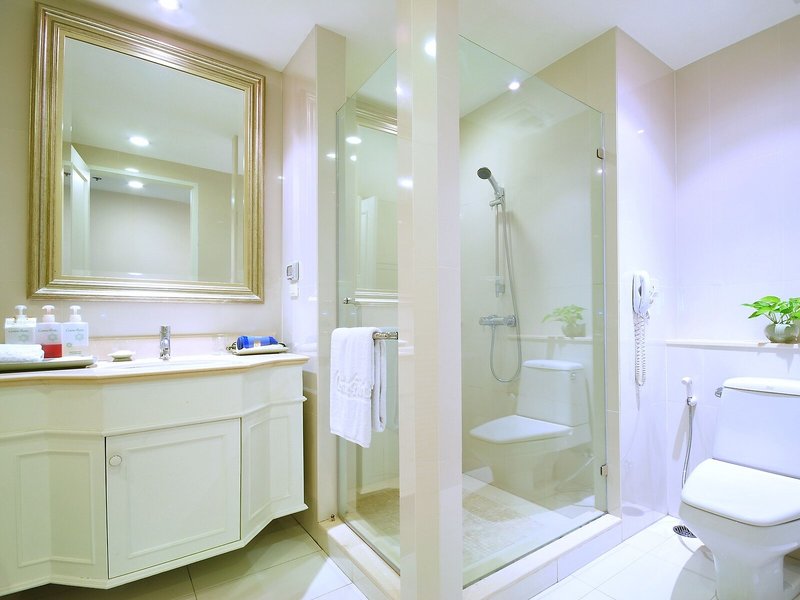 Centre Point Silom 48