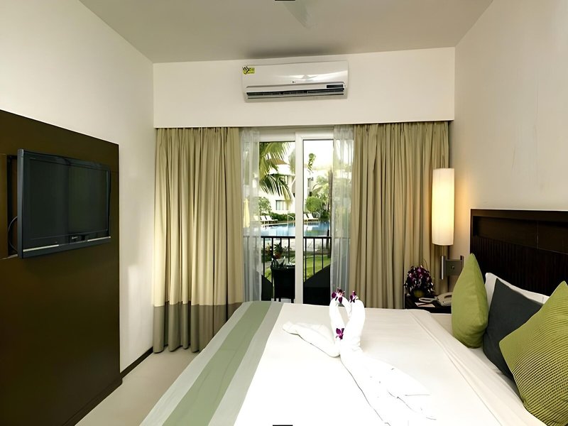 Royal Orchid Beach Resort & Spa, Goa 34