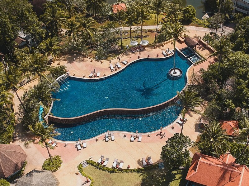 Rawi Warin Resort & Spa 12