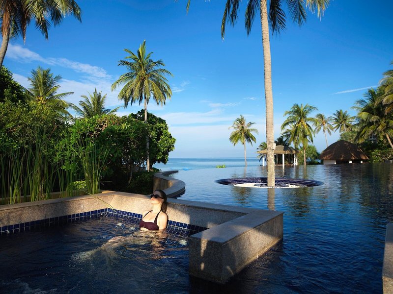 Rawi Warin Resort & Spa 16