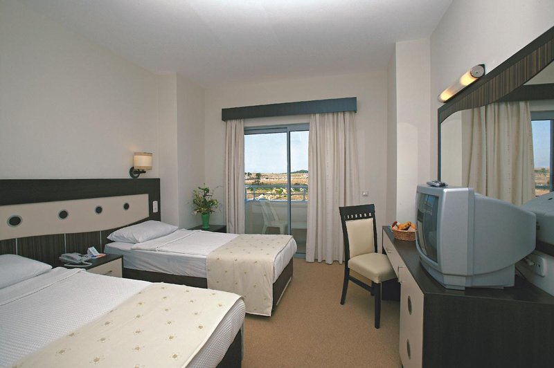Lavitas Hotel 8