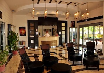 Lavitas Hotel 6