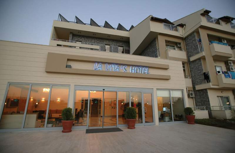 Lavitas Hotel 8