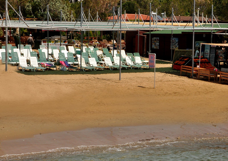 Lavitas Hotel 8