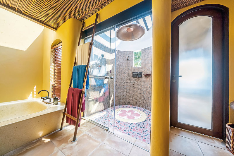 Paradee Resort & Spa 12