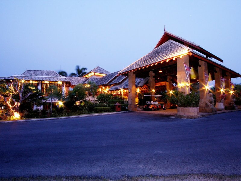 Hotspring Beach Resort & Spa 3
