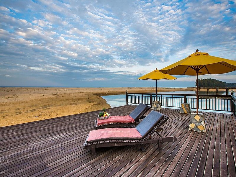 Hotspring Beach Resort & Spa 4