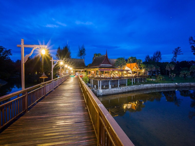 Hotspring Beach Resort & Spa 8